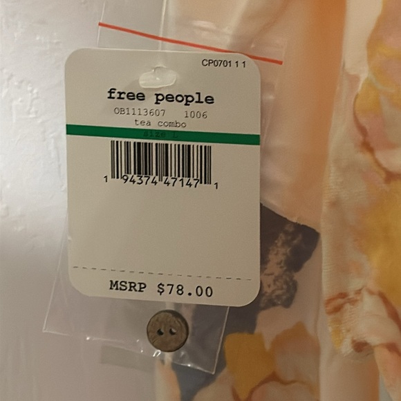 Free People Women’s Bodysuit w/Button Front & Ruffle Detail NWT, Large - Picture 15 of 16